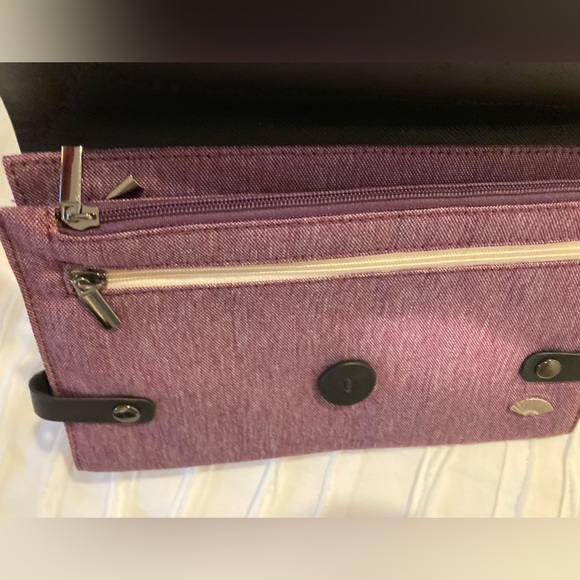 NWOT Mandarin Oriental Clutch Purse - Picture 7 of 9